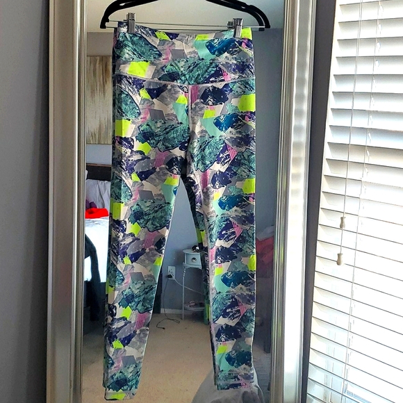 Yoga pants - Picture 2 of 5